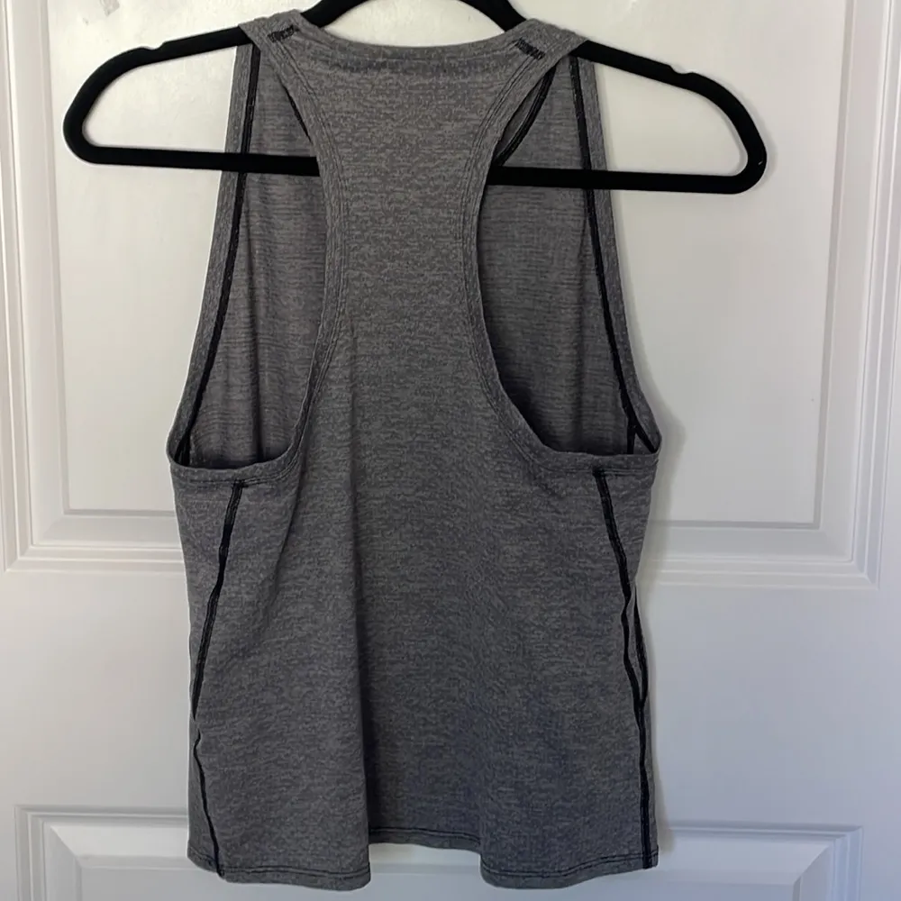 Outdoor Voices Ecomesh High Neck Racerback Tank Medium - Image 3