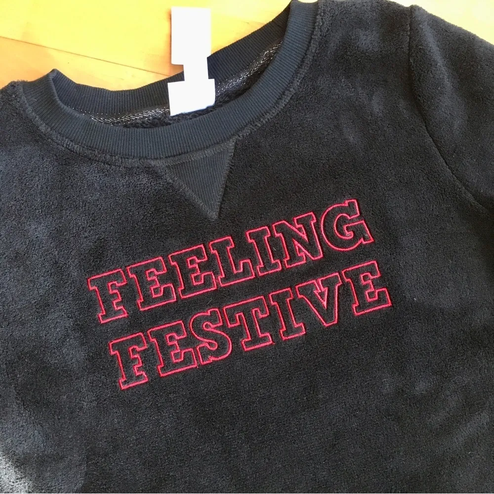 Wondershop “Feeling Festive” Fuzzy Fleece Sleep Lounge Top, Black, Red, Size M Black Size M - Image 3
