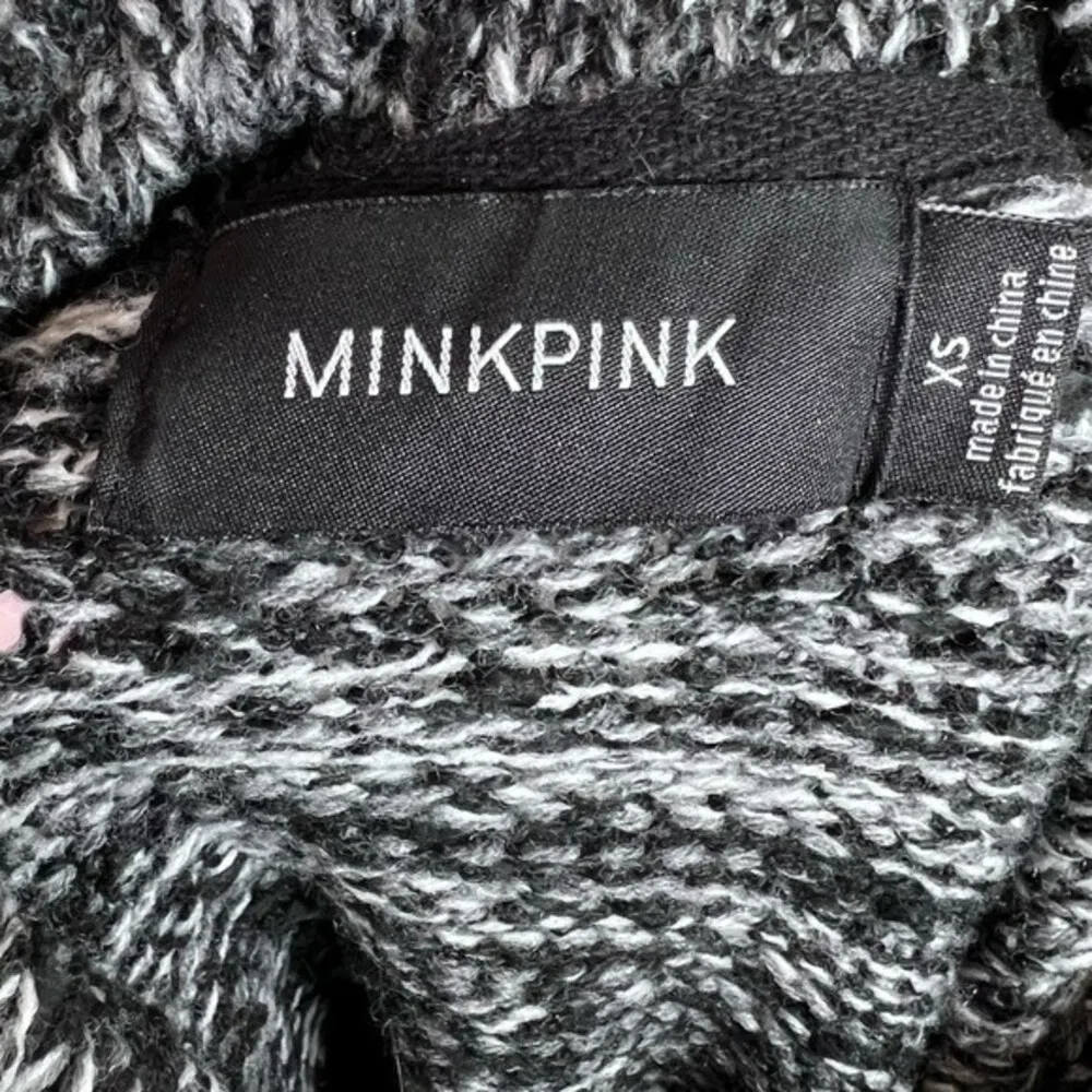 black and gray long flare sleeve cropped turtleneck sweater size XS - Image 5