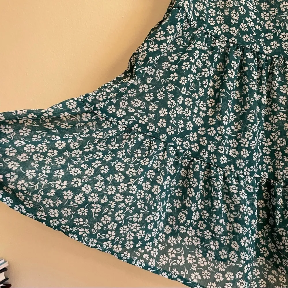 2/$15 XXS- Divided Tank Top Spaghetti Straps Green Floral Summer Women’s Shirt - Image 3