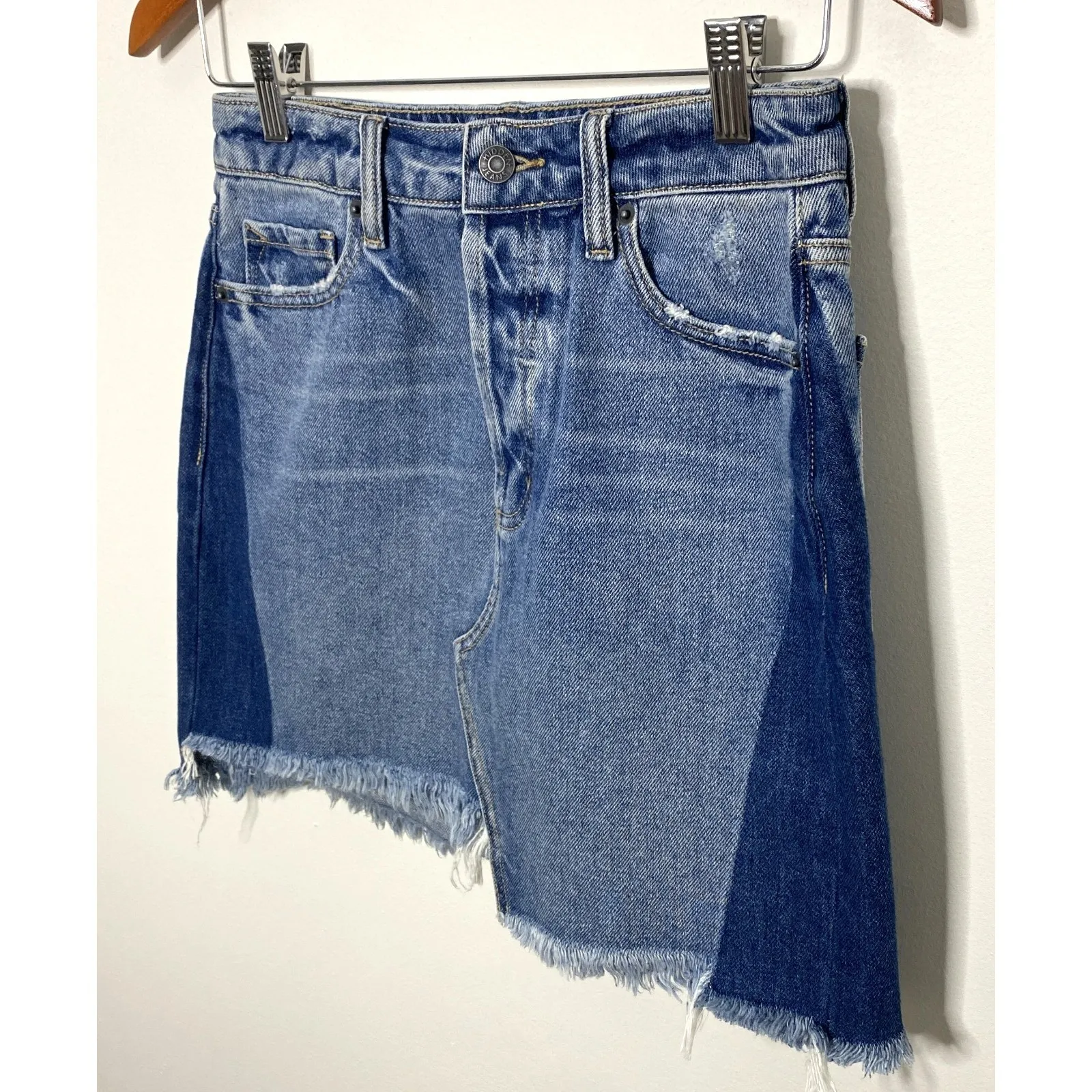 NWT Hidden Jeans Payton Color Block Blue Denim Mini Skirt Raw Hem Sz S - Image 3