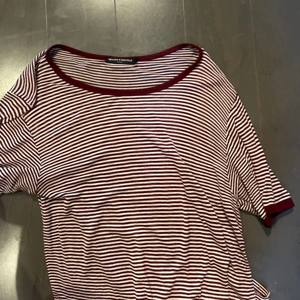 BRANDY MELLVILLE tee - Image 7