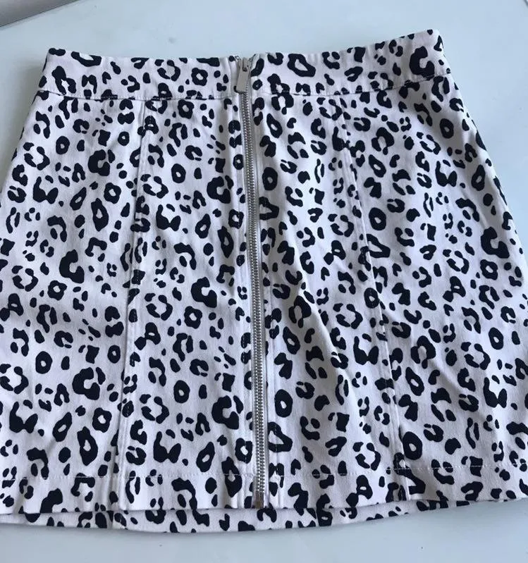 Forever 21 Leopard Print Skirt  - Image 3