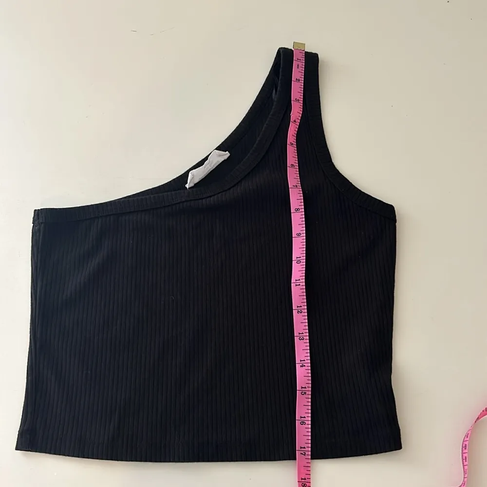 Double Zero Black ribbed one shoulder crop top - Image 4