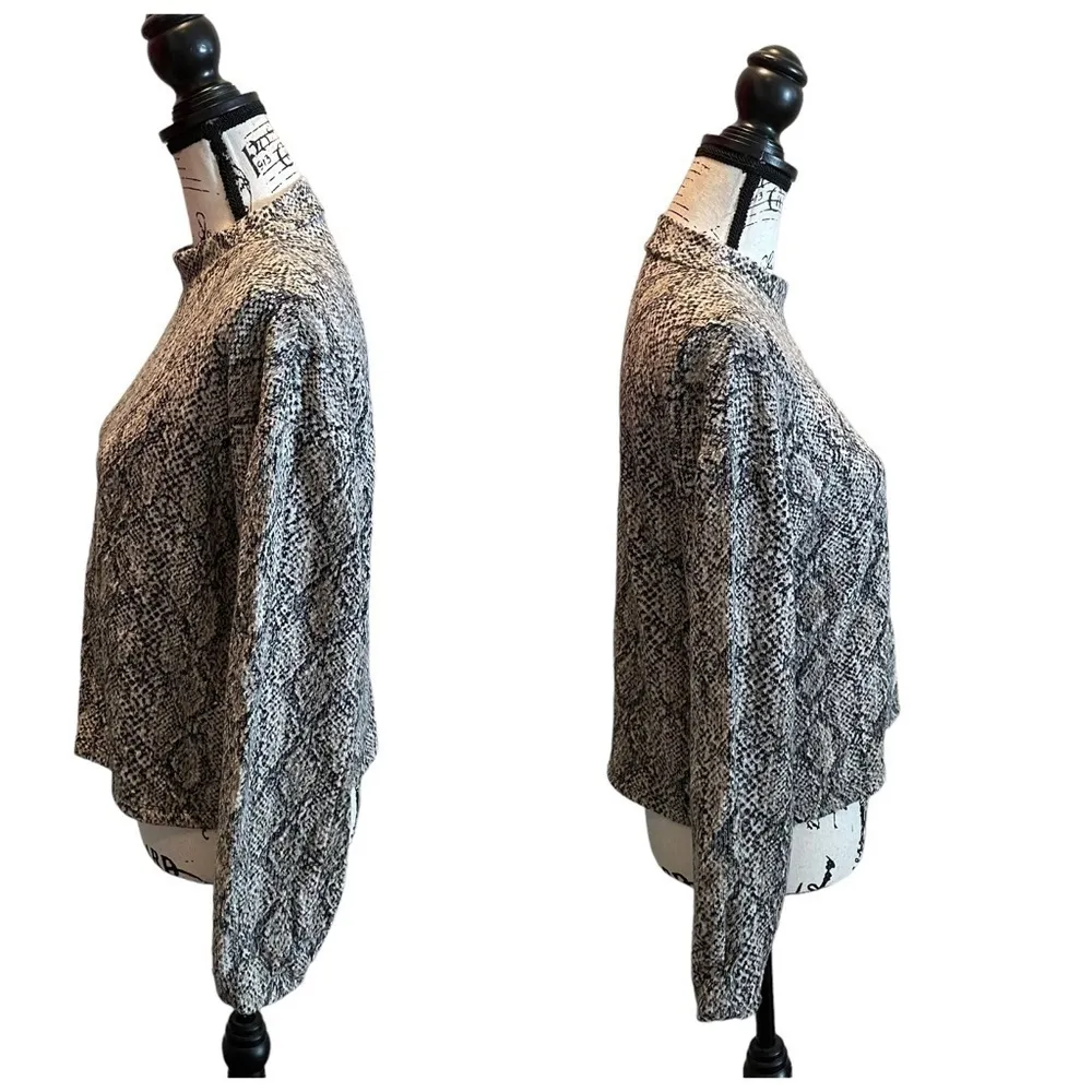 ZARA Snakeskin Knit Cropped Sweater Mock Neck Brown Size Small NWOT Animal print - Image 3