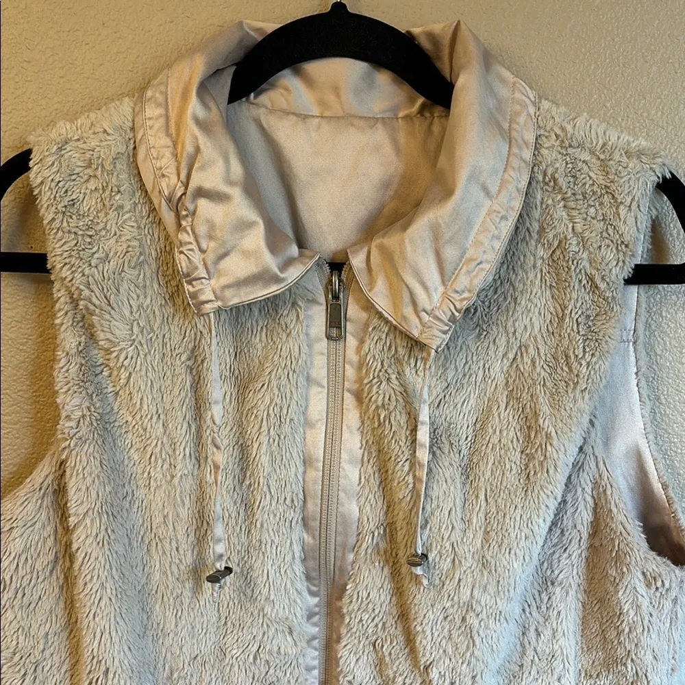 Reversible Cozy Faux Fur Teddy Bear Zip Front Vest Size MEDIUM Beige Tan - Image 9