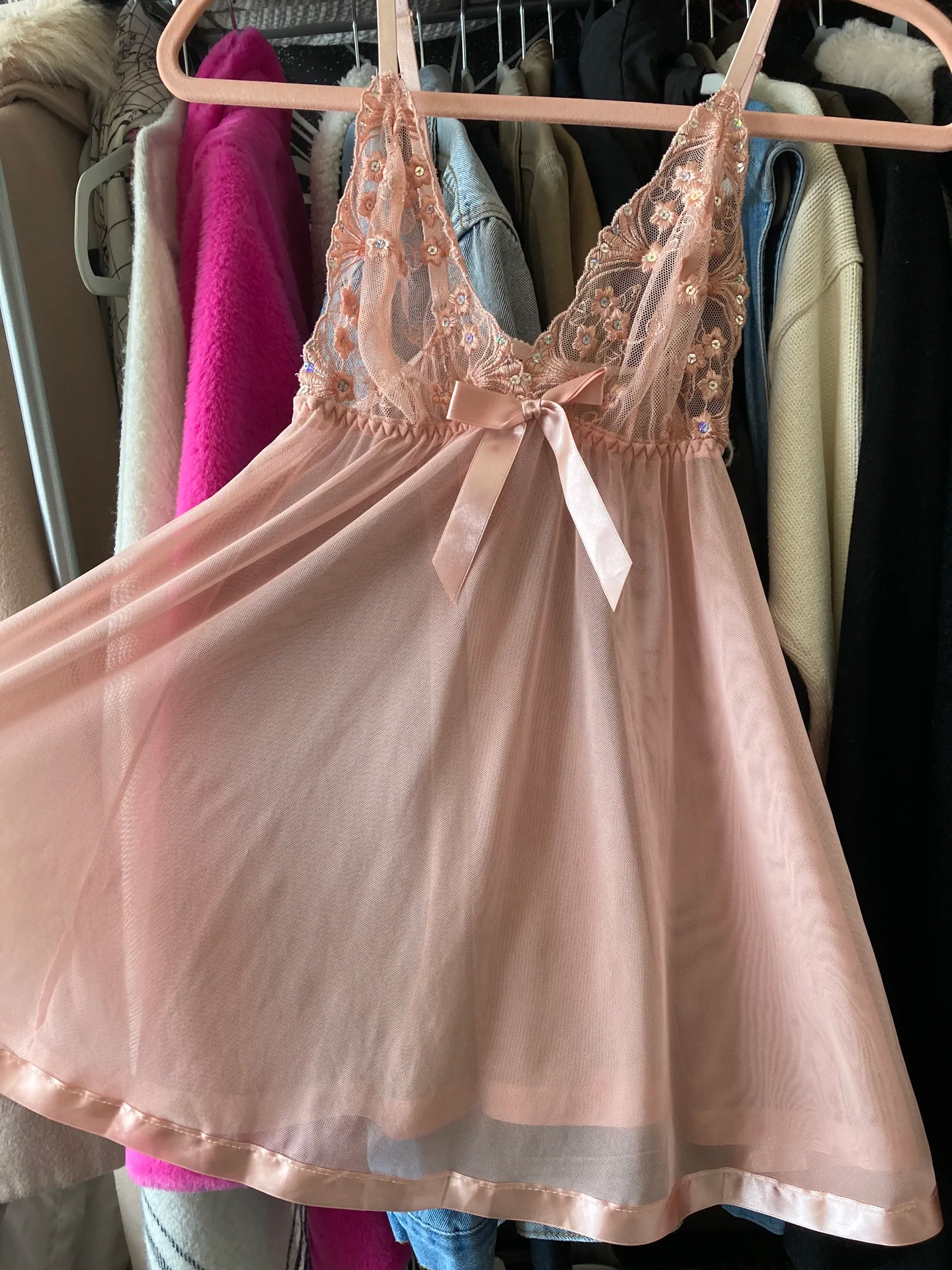 Flowy Pink Lace Intimate - Image 3