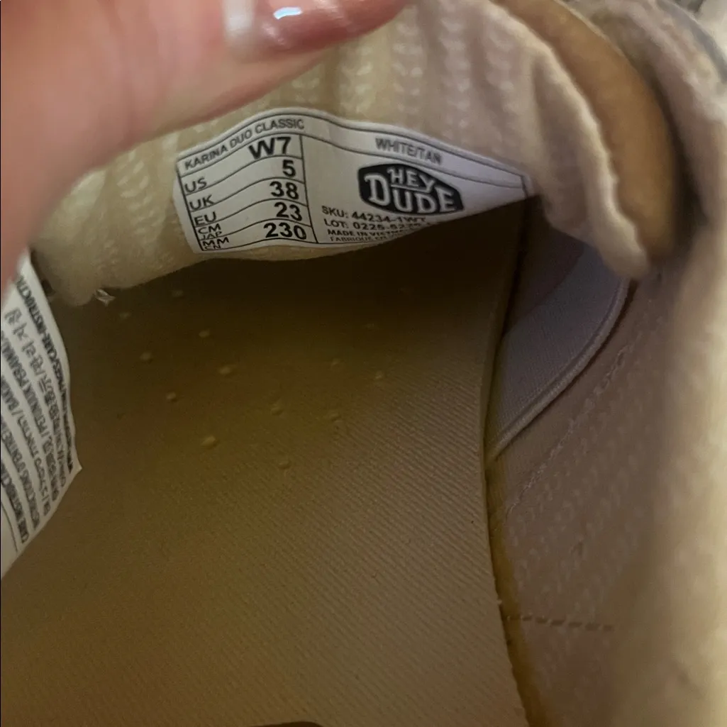 Hey Dude Karina Duo Classic White & Tan Slip on Sneakers Size 7 - Image 9