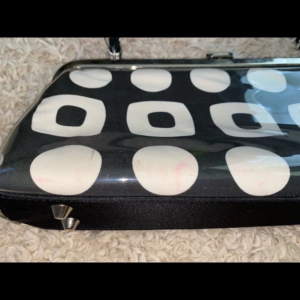 Angela Frascone Kiss - Image 3