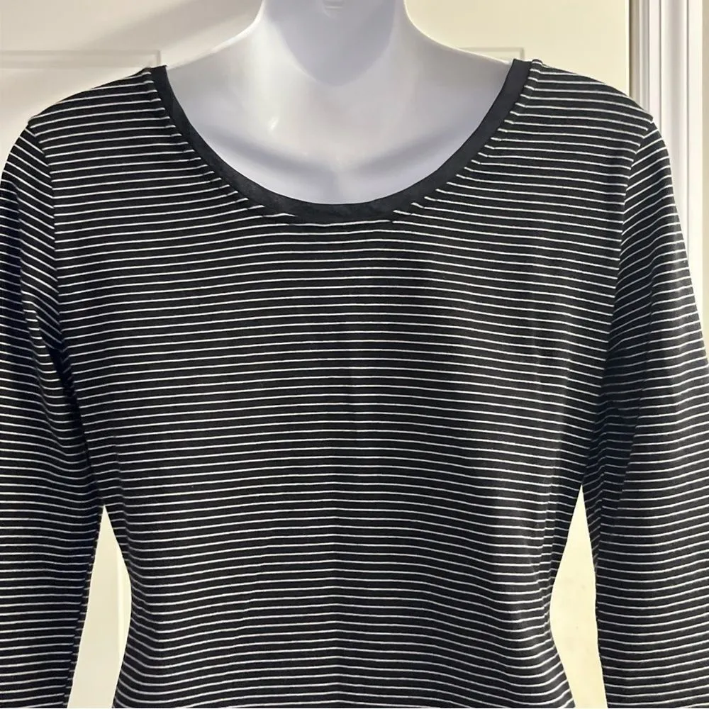 White House Black Market Black White Striped Floral Accent Women's Top Small - Image 10