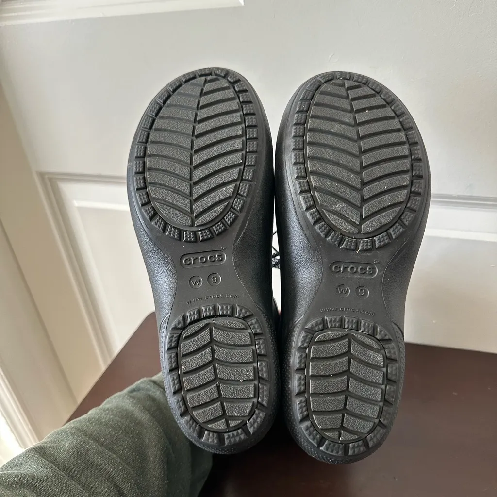 Crocs Women’s Black Freesail Shorty Rain Boots Size 9 - Image 5