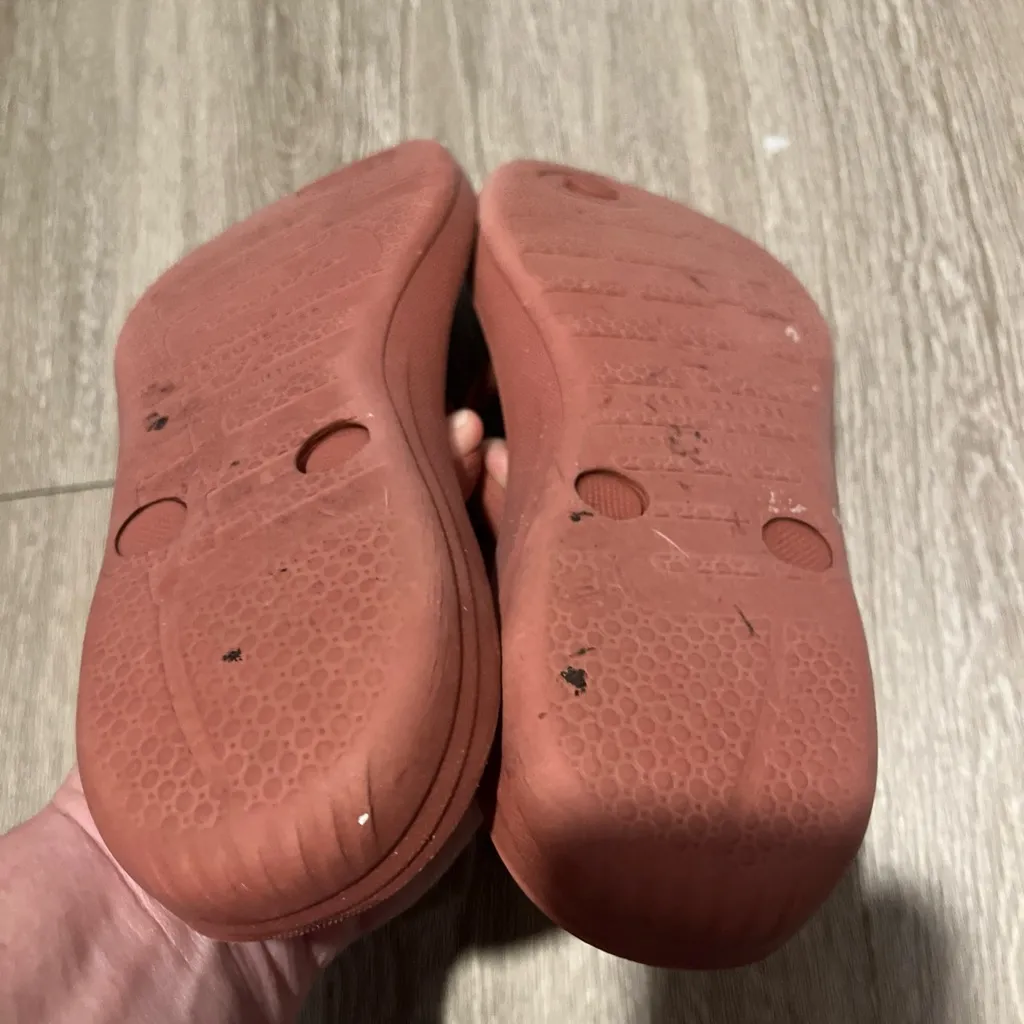 Fitflop Women's 8 Sandals Rust Red flip flop - Image 4