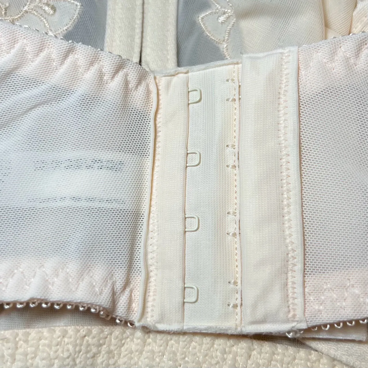 Bali Bra Womens 40DDD Tan/Nude Full Coverage Built-Up Back Smoothing Comfortable - Image 11