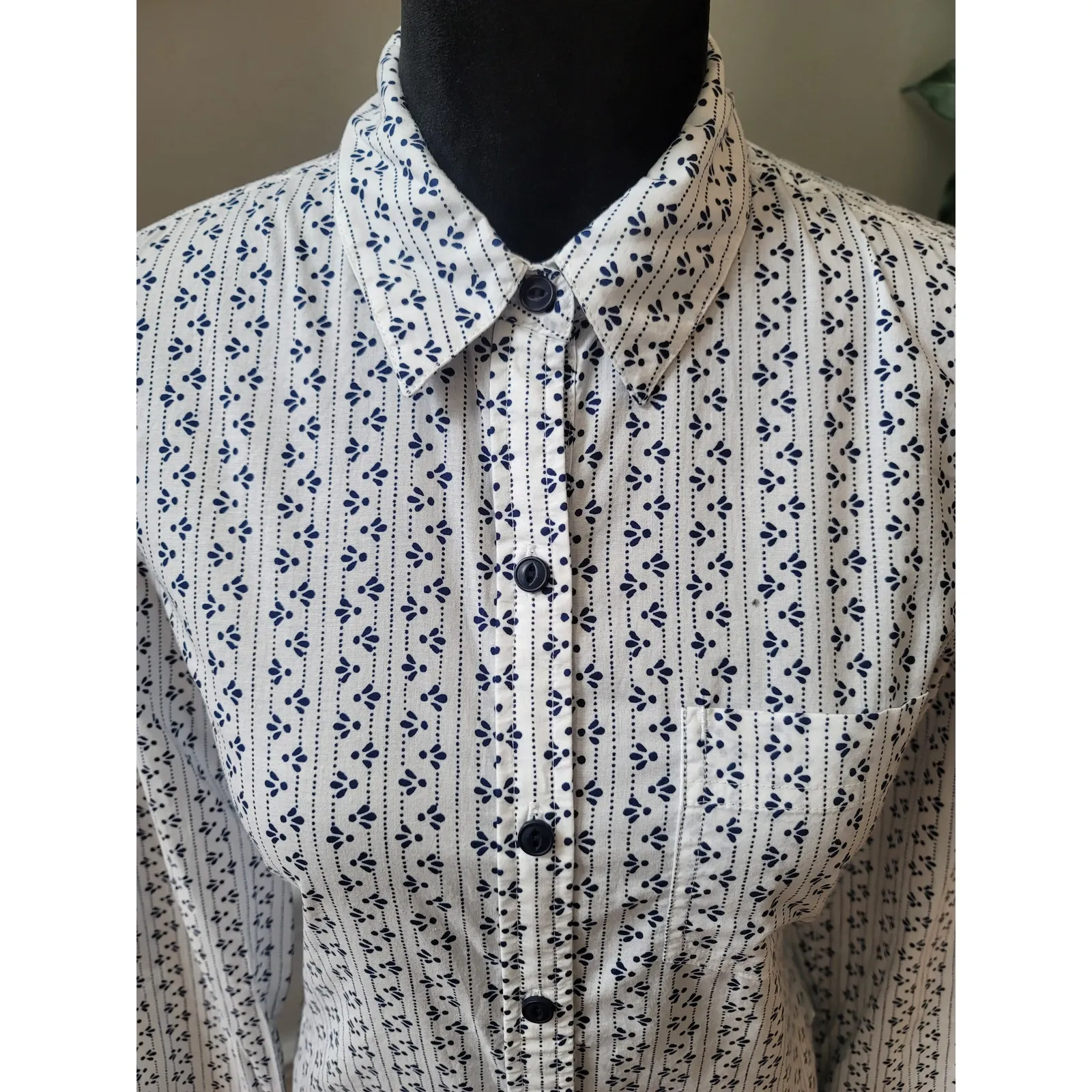 Patagonia Button Up Shirt Women's Size 6 White Blue Organic Cotton Long Sleeve - Image 7