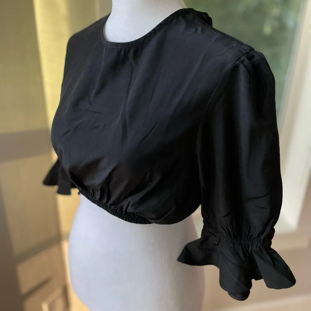 WeWoreWhat Black Cotton Poplin Ruffle Sleeve Cropped Top Size M - Image 3