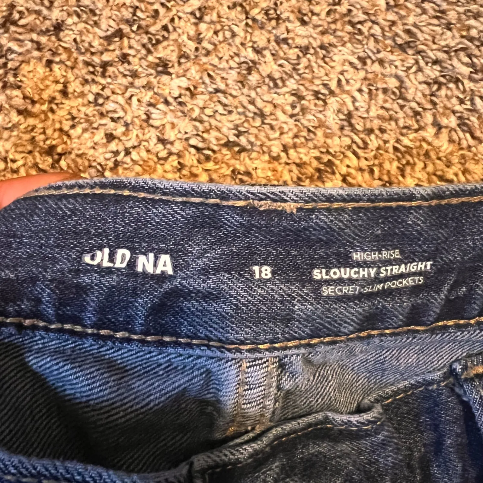 Old Navy Women's Size 18 High Rise Slouchy Straight Distressed Cropped‎ Jeans - Image 2