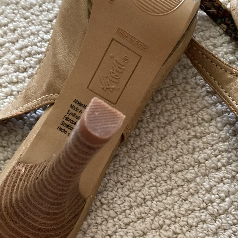 Fioni Nude High Heel Bow Front Platinum 4” Heels Vegan Leather Size 8.5 Like New - Image 11