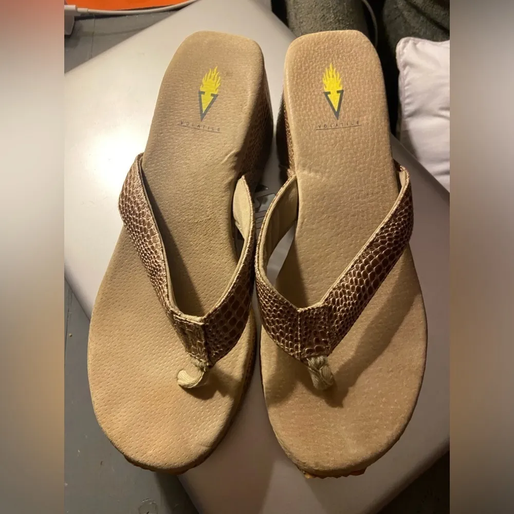 Volatile snakeskin high end thong wedges comfortable size 10 women’s Tan - Image 4