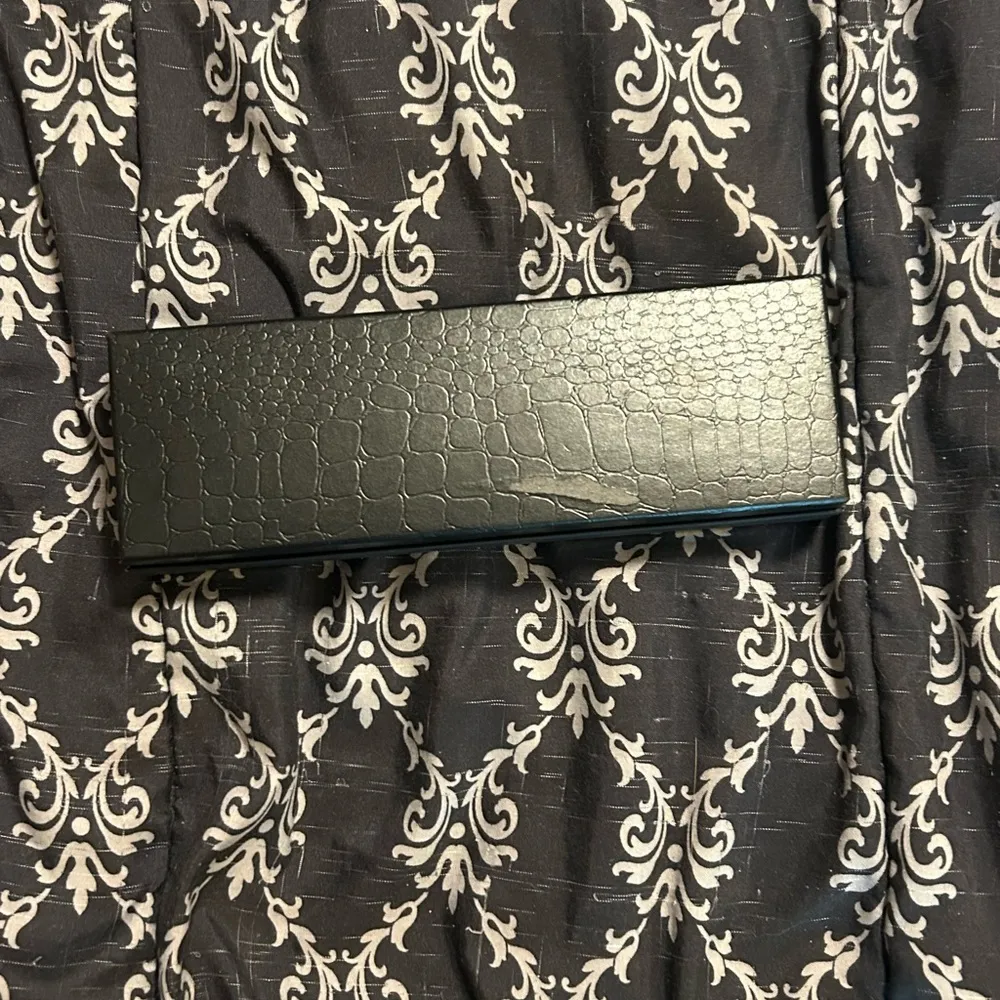 lose angels  bracelet with matching earrings set - Image 6