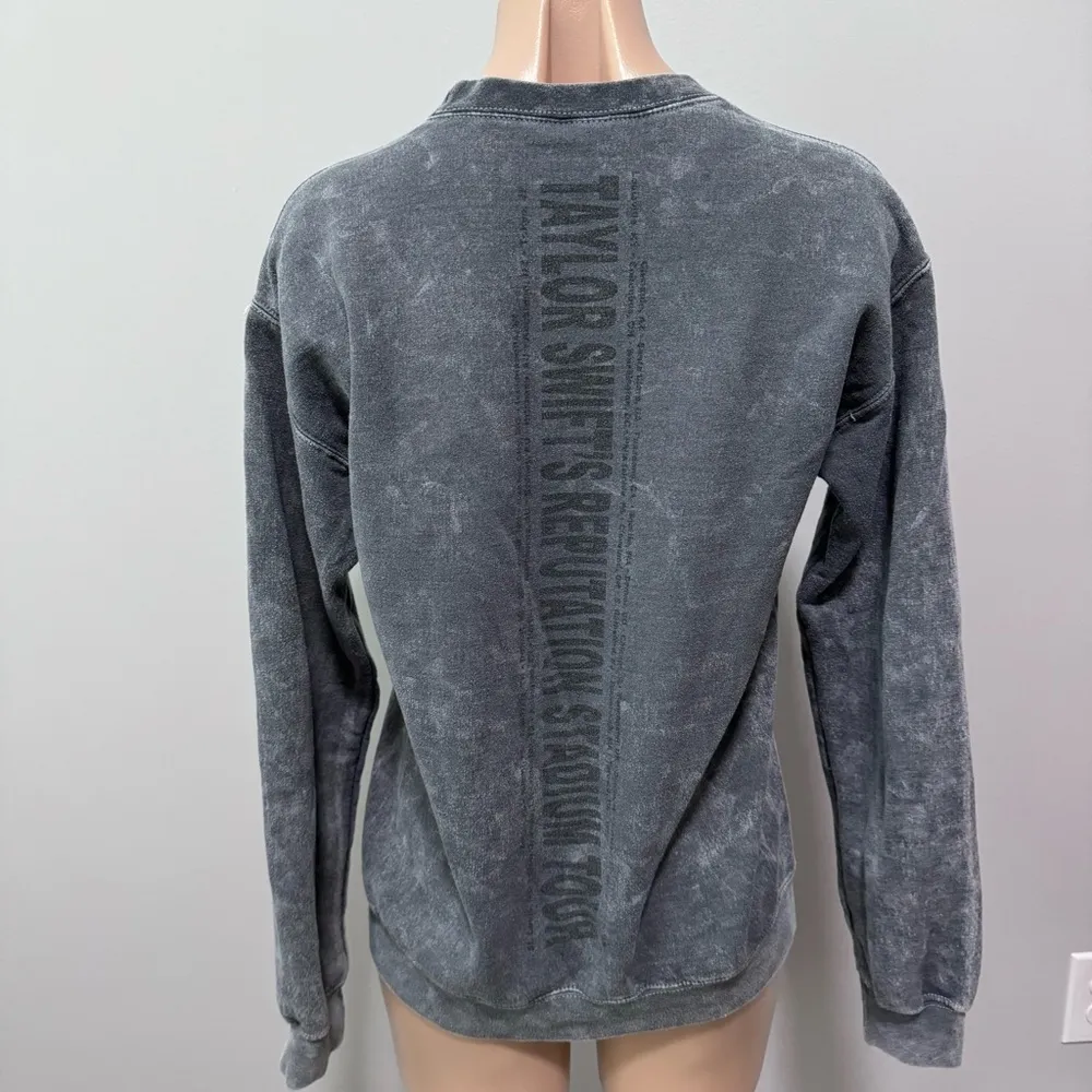 Taylor Swift Reputation Stadium Tour Crewneck Sweatshirt Concert Merch Small - Image 4