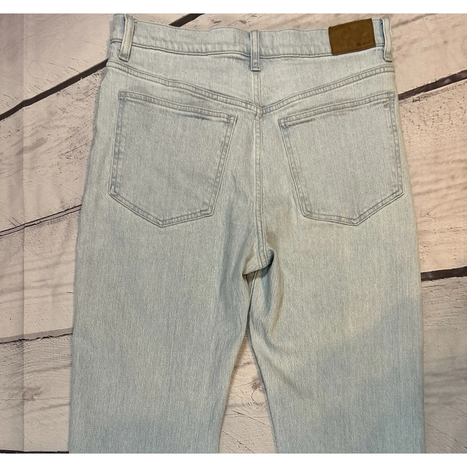 Light Wash ’90s Straight Jeans Madewell 30T High Rise in Good Condition - Image 4