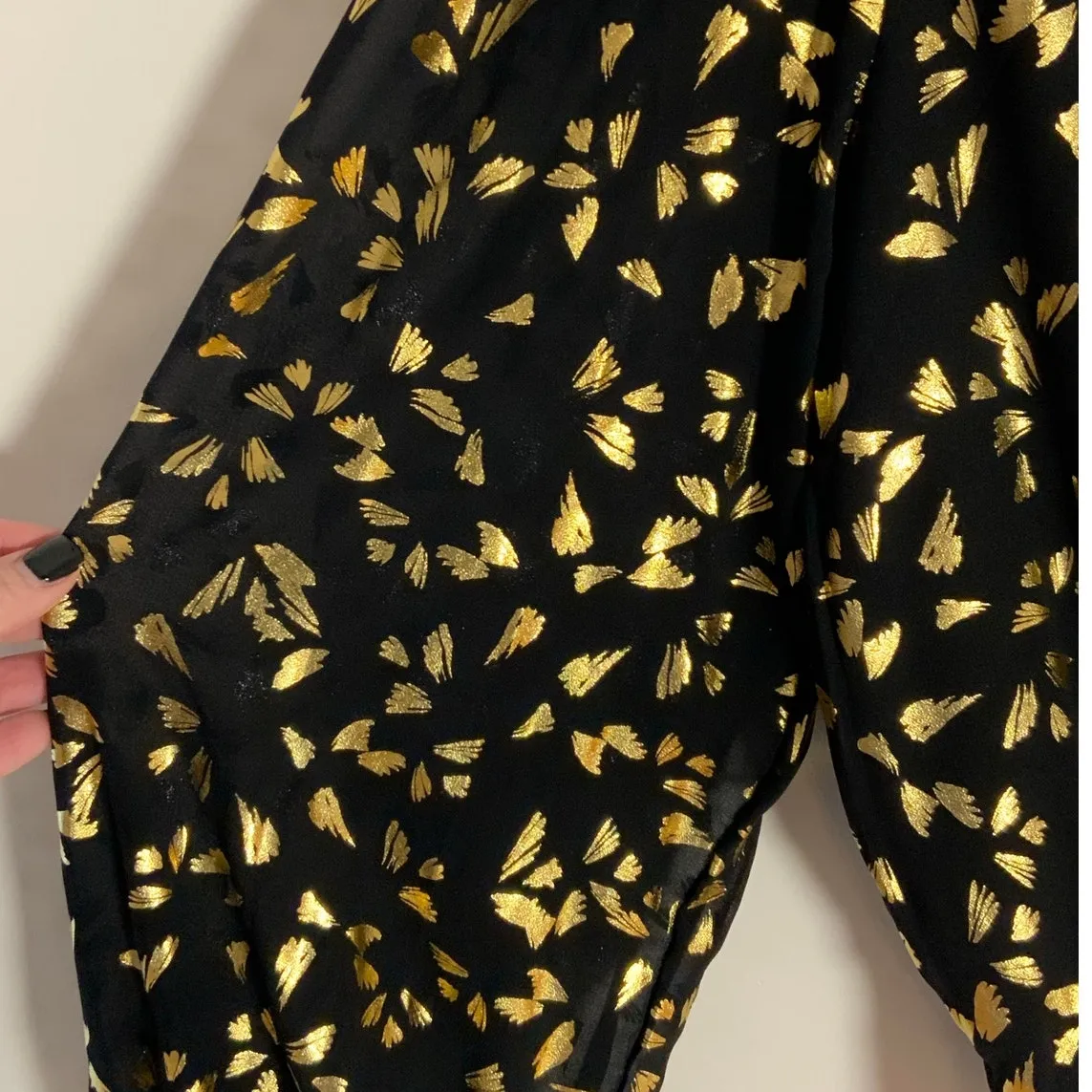 Lost + Wander Lost‎ + Wander Black/Gold Blouse size M/L - Image 5