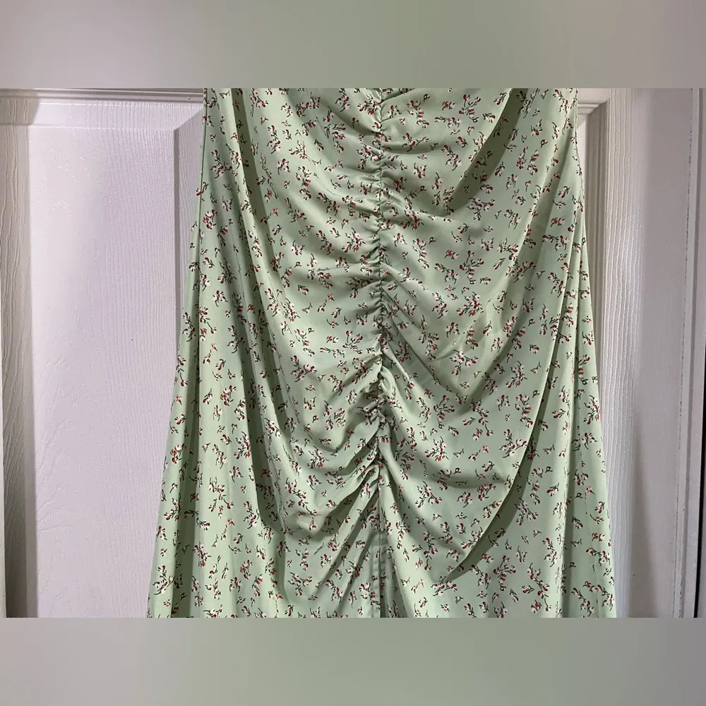 Love, Whit by Whitney Port Sleeveless Floral Ruched Midi Dress Size Small Green - Image 7