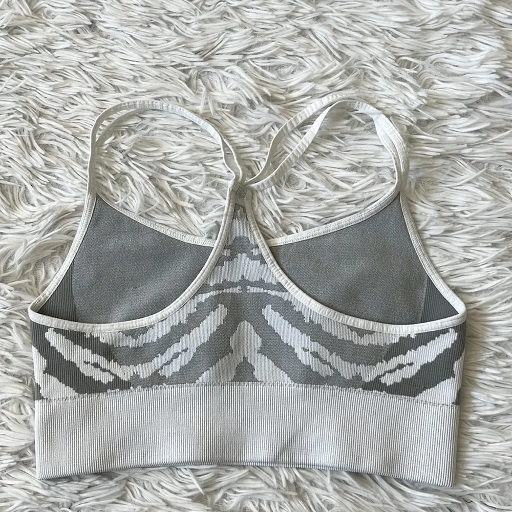 Spiritual Gangster Women’s Gray zebra print yoga Sports bra size XS/S Nwot - Image 7