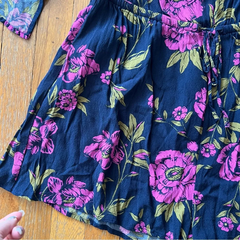 Express shorts romper size M - Image 2