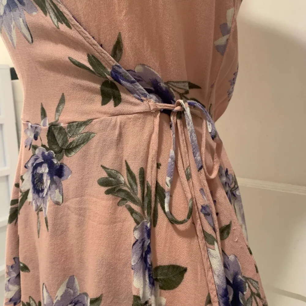 Blue Rain by Francesca’s collection | pink floral wrap top - Image 4