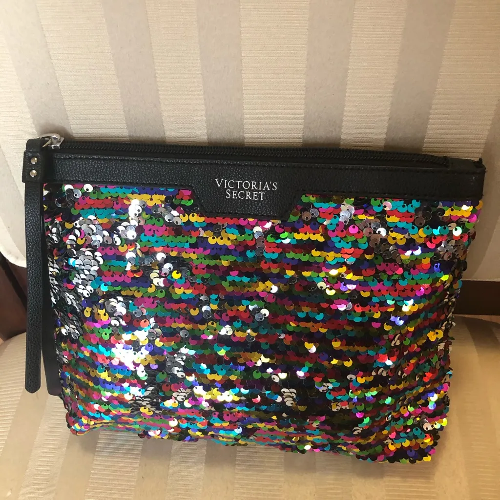 Limited edition victoria secret sequin pouch - Image 4