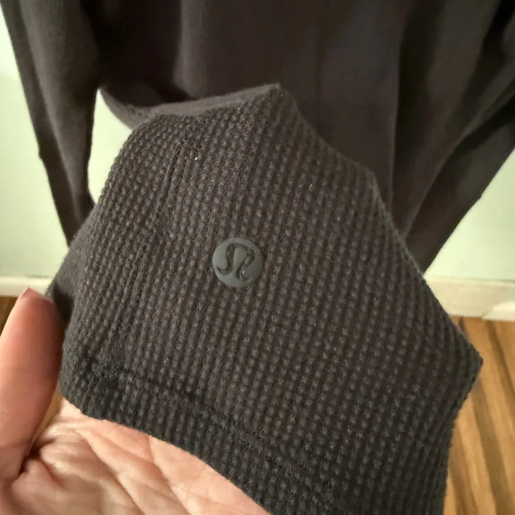 Lululemon button down henley - Image 5