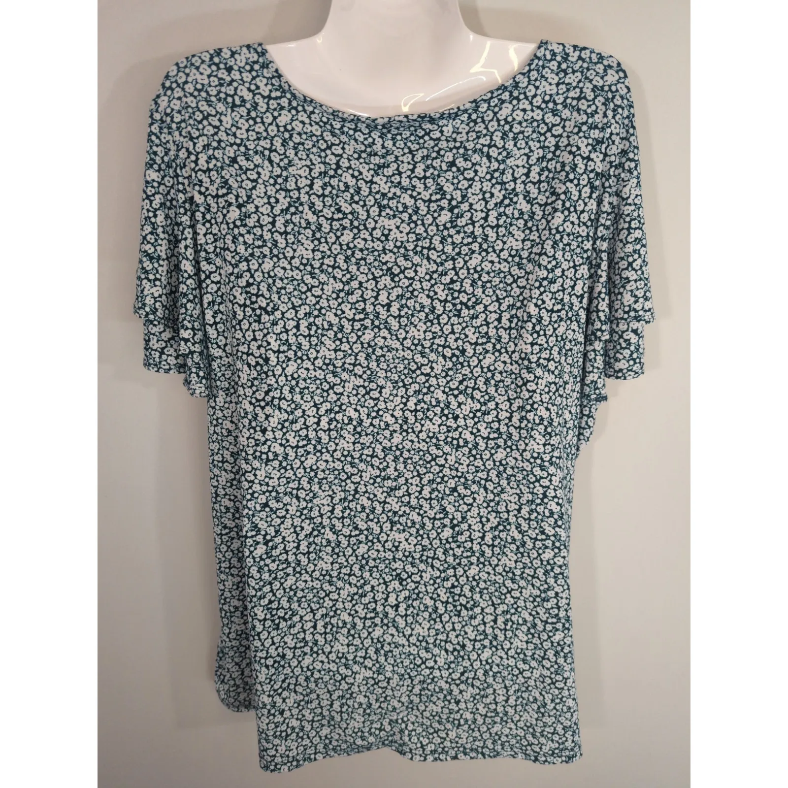 Adrianna Papell Double Flutter Sleeve Top - Size 3X - Green & White Floral Tee - Image 5