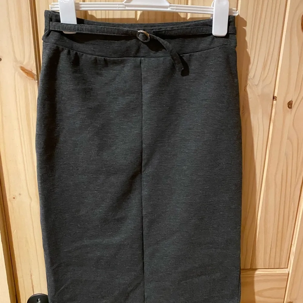 Cato gray‎ belted pencil skirt size small - Image 3