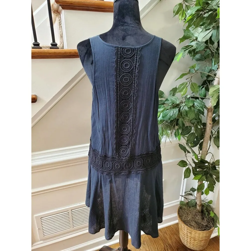 LA Blanca Women's Solid Black Polyester Sleeveless Round Neck Tunic Blouse - Image 7