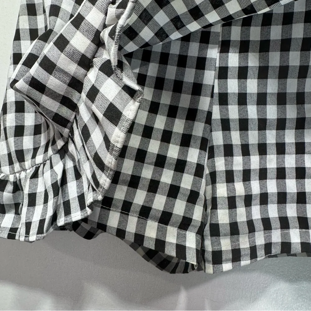 Black and White Gingham Plaid Checked Ruffle Hi Rise Shorts Shareen Collection Size 8 - Image 4