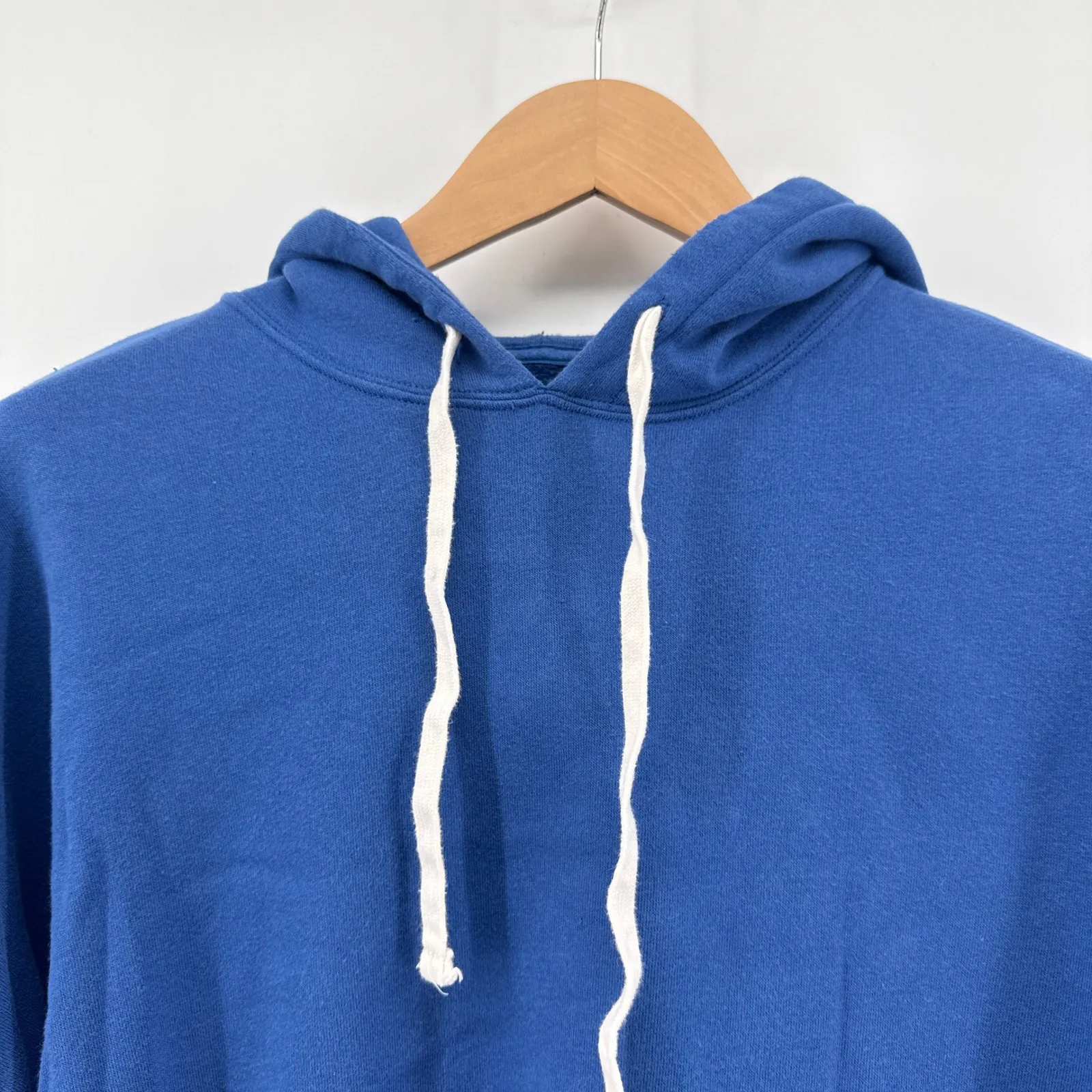 American Eagle Varsity Blue Crop Hoodie Striped Sleeve Sweatshirt Medium - Image 4