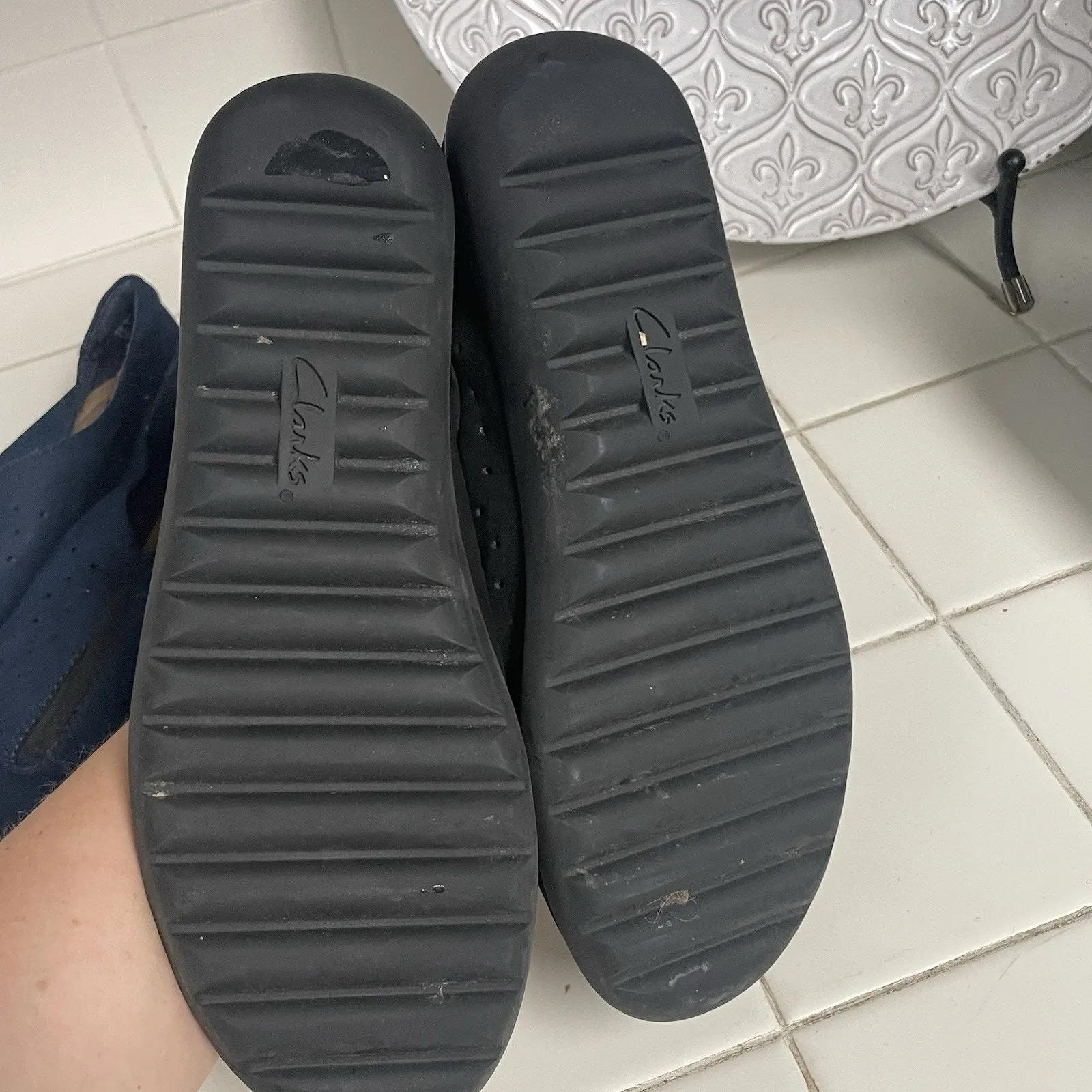 Clarks Leather Medora Gemma Slip On Cushion Shoes Lot of 2 Black Blue Size 6 - Image 4