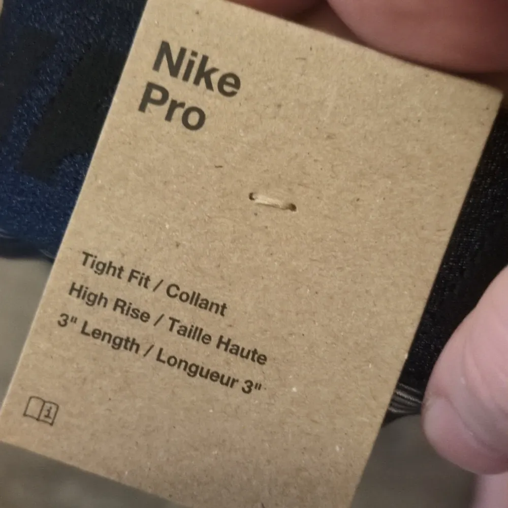 Nike pro Dri fit tight fit shorts size medium - Image 6