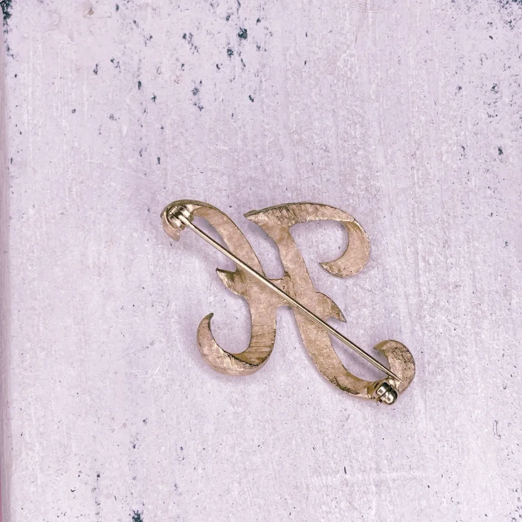 82. H Vintage Monogram Goldtone Initial Brooch Gold - Image 2