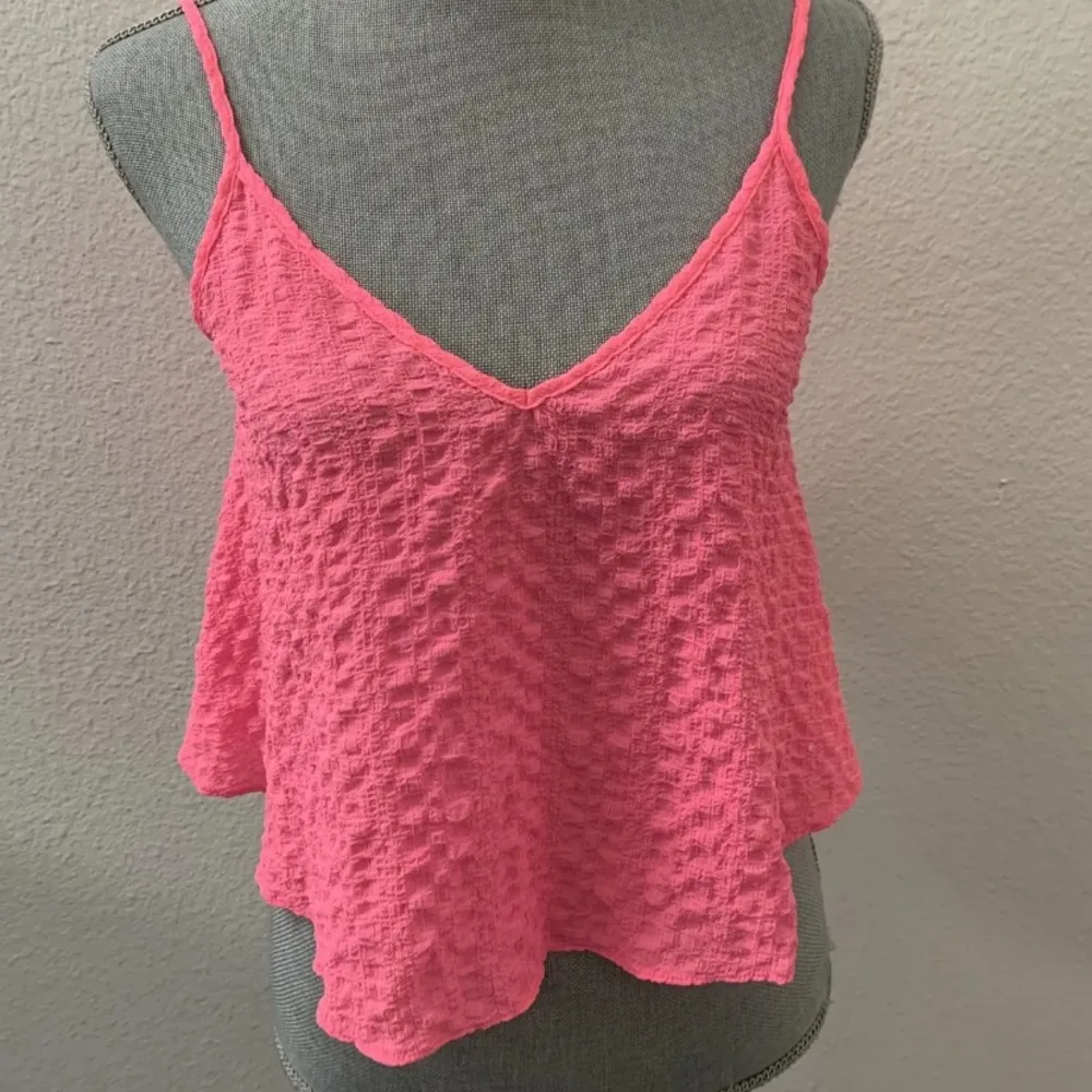 Lilly Pulitzer Alleta Pink Crop Top XXS SEE PHOTO FOR TINY SPOT Sleeveless RARE - Image 3