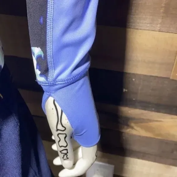 Fila sport ceil blue floral side panel medium fits like Lululemon - Image 6