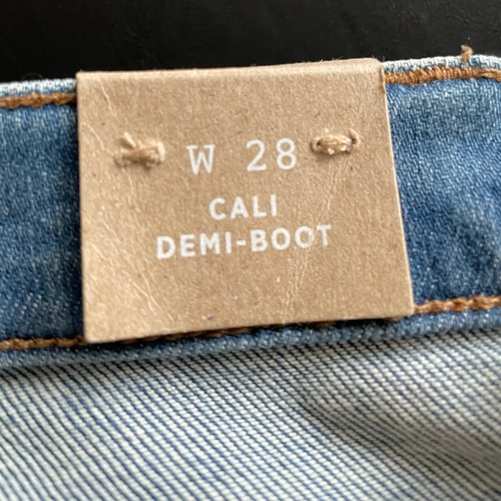 NWT Madewell Cali Demi Boot Blue Jeans Size 28 - Image 10