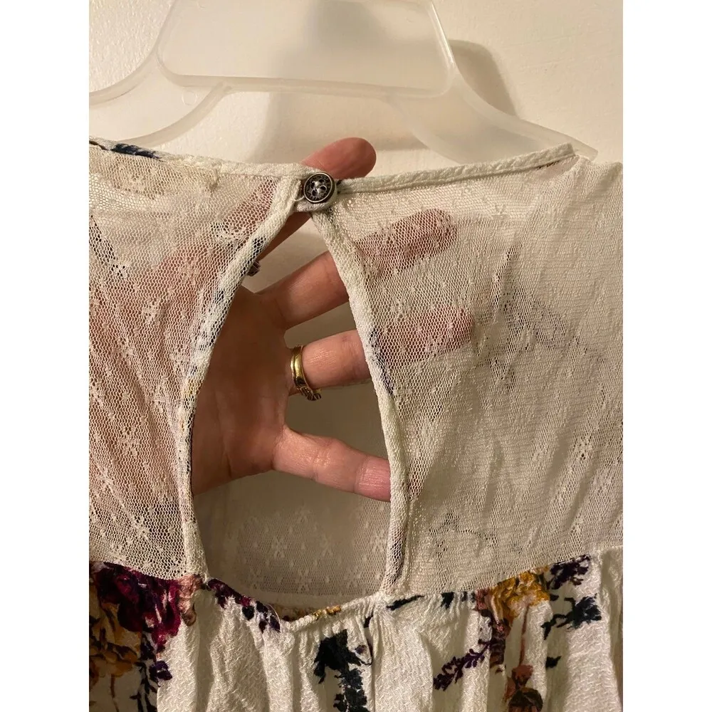 Boho Rewind Flutter sleeve Floral Lace Top size Medium - Image 4