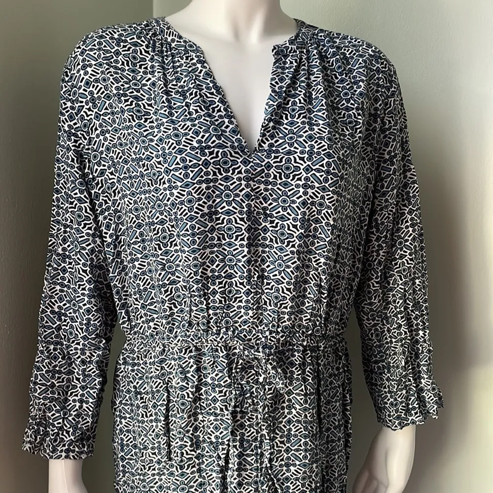 Loft blue & white shirt dress with drawstring waistband size large - Image 2