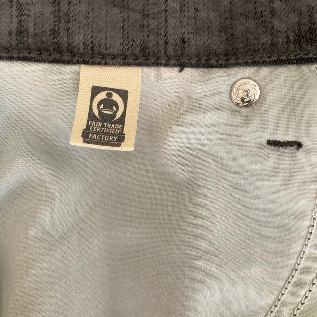 Universal Thread Dark Wash Stretch Denim Mini Skirt Size 8 - Image 9