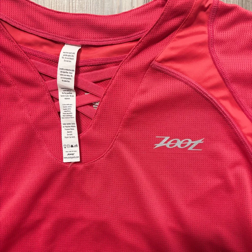 Zoot Women's Vibrant Red Short Sleeve Tee Size undefined - Image 4