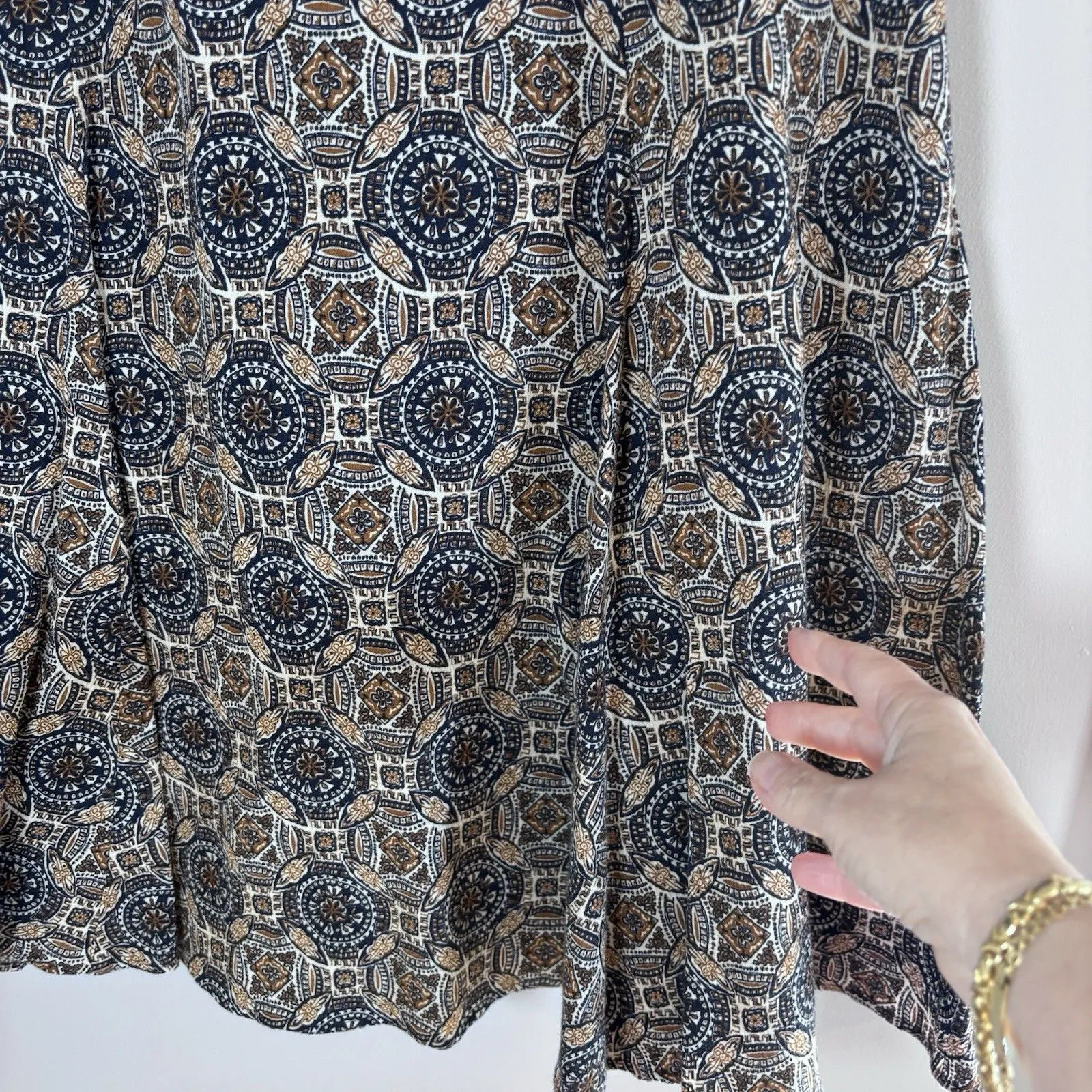 Geoffrey Beene Sport Women's Skirt Size 6 Brown Blue Medallion Geometric Cotton - Image 2