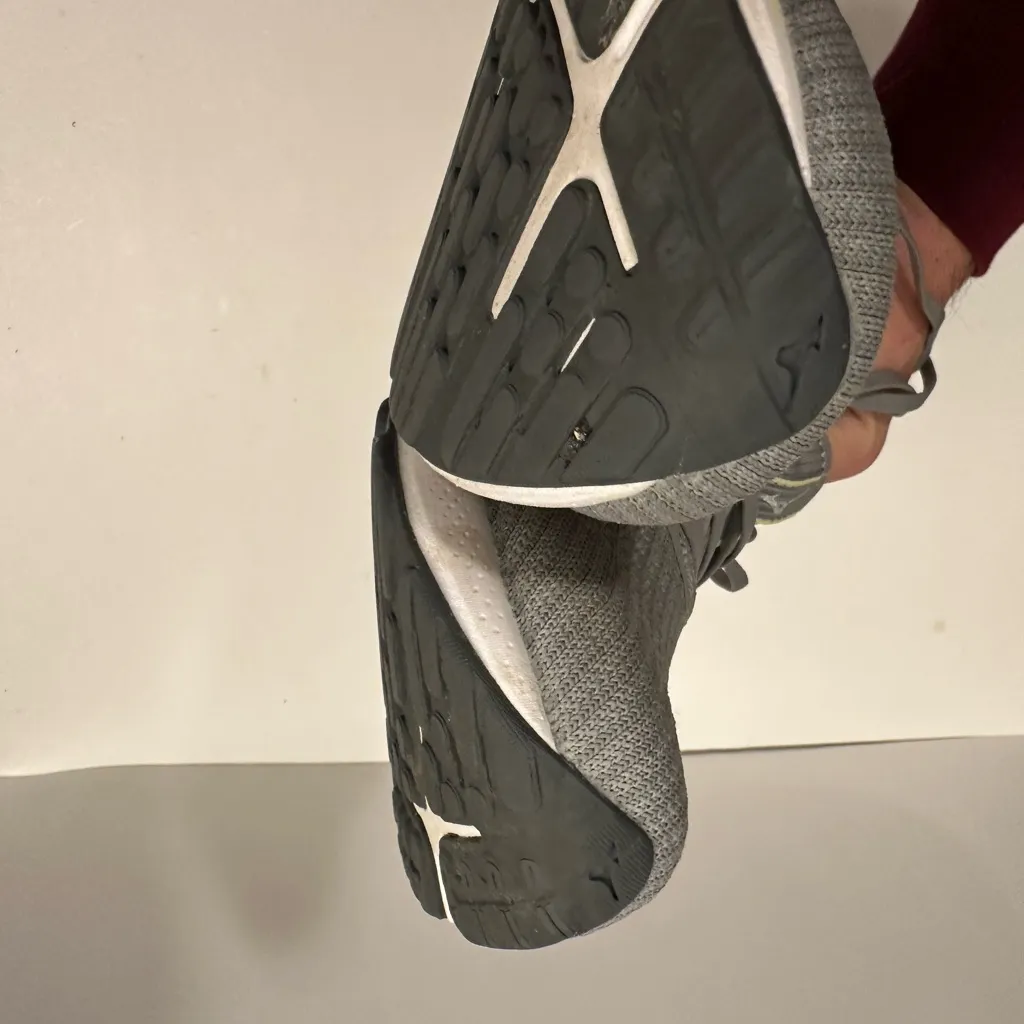 Mizuno Enerzy Wave Rider 25 Waveknit Women's Gray Lace Up Running Shoes Size 9.5 - Image 9