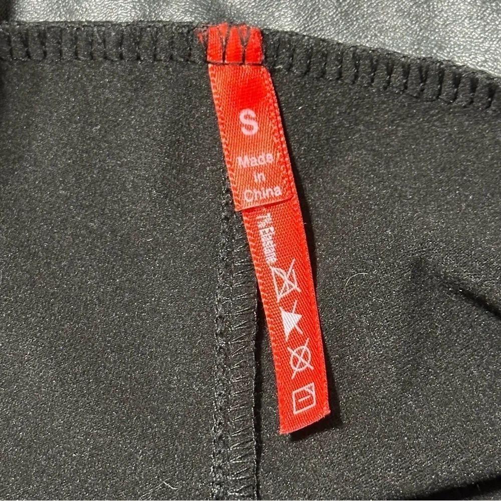 Spanx Women’s Size S Black Stretch Shiny Polyurethane Coating Leggings - Image 4